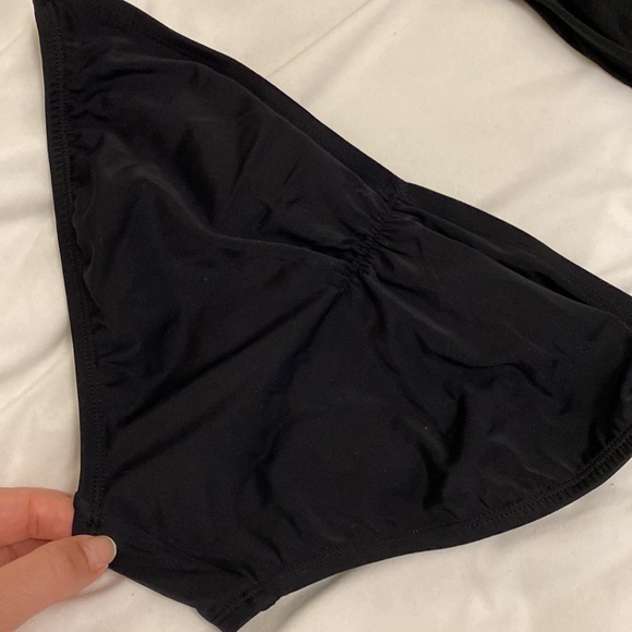 Cutest bathing suit with a pop of colour from Target - Picture 4 of 6